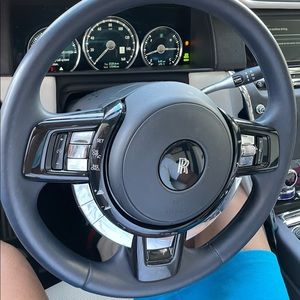 Meet your Posher, Wavvey